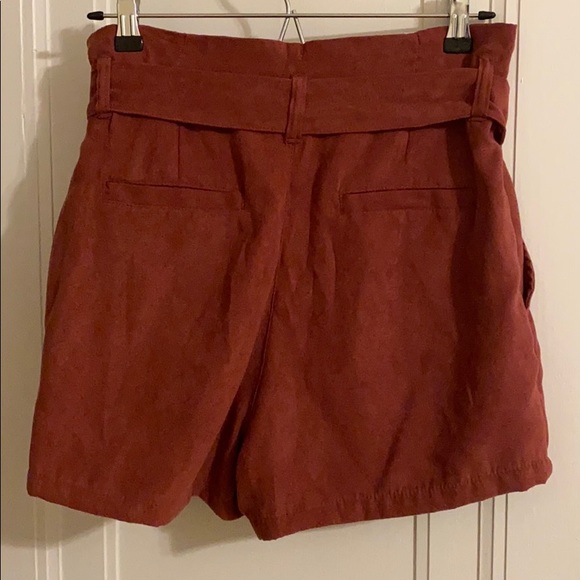 H&M Paper Bag Shorts Size 8 - Picture 4 of 7